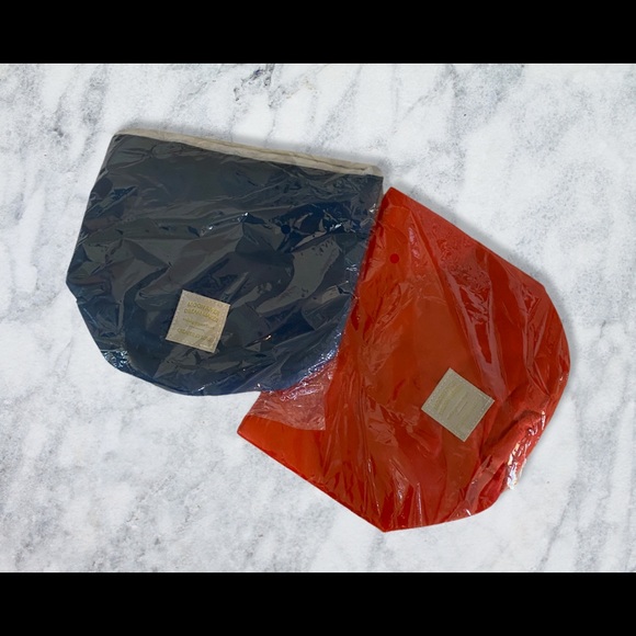 Drawstring Makeup Bag - 2 options (red or blue) - Picture 4 of 4